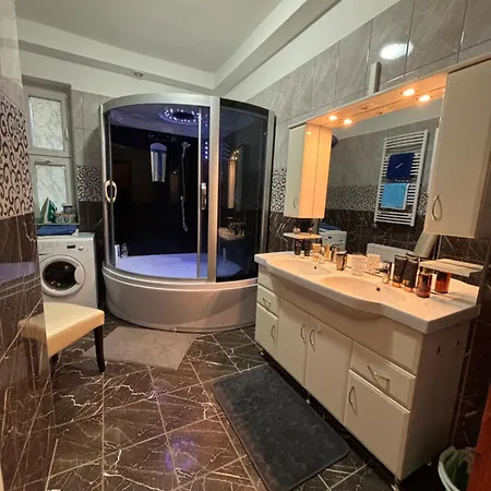 Апартаменты Platanwood Comforthome *
