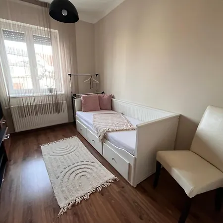 Апартаменты Platanwood Comforthome Залаэгерсег